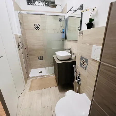 Sonila's 1 Ferienhaus